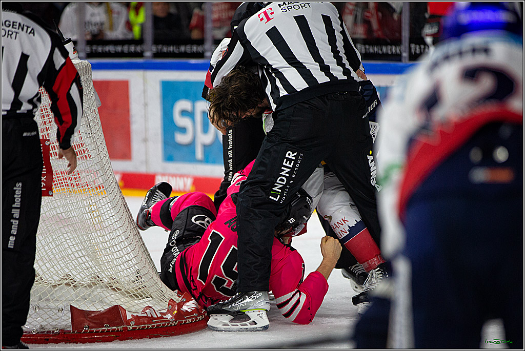 PENNY DEL; Koelner Haie- Eisbaeren Berlin; Koeln, 16.10.2022